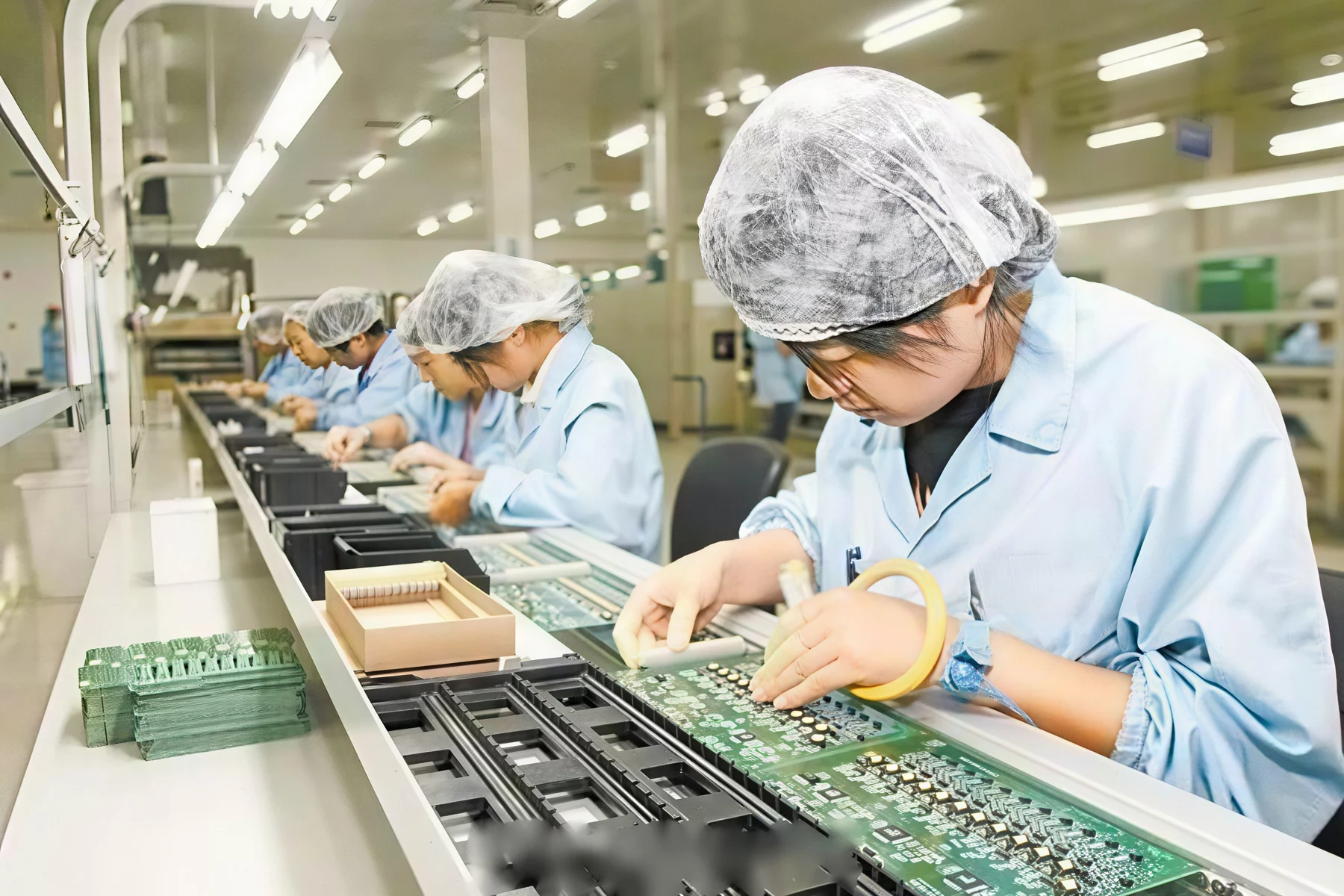 Mixed-Technology Assembly